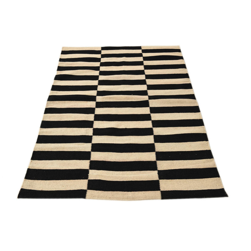 Tapis noir et blanc 3x5 Petrella