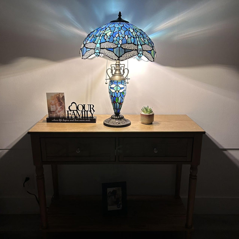 Lampe de table Haruko Tiffany avec abat-jour et base en vitrail bleu et ampoules DEL incluses: l 16 po x P 16 po x H 24 po