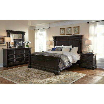 Queen Panel Bed With 2 Nightstands