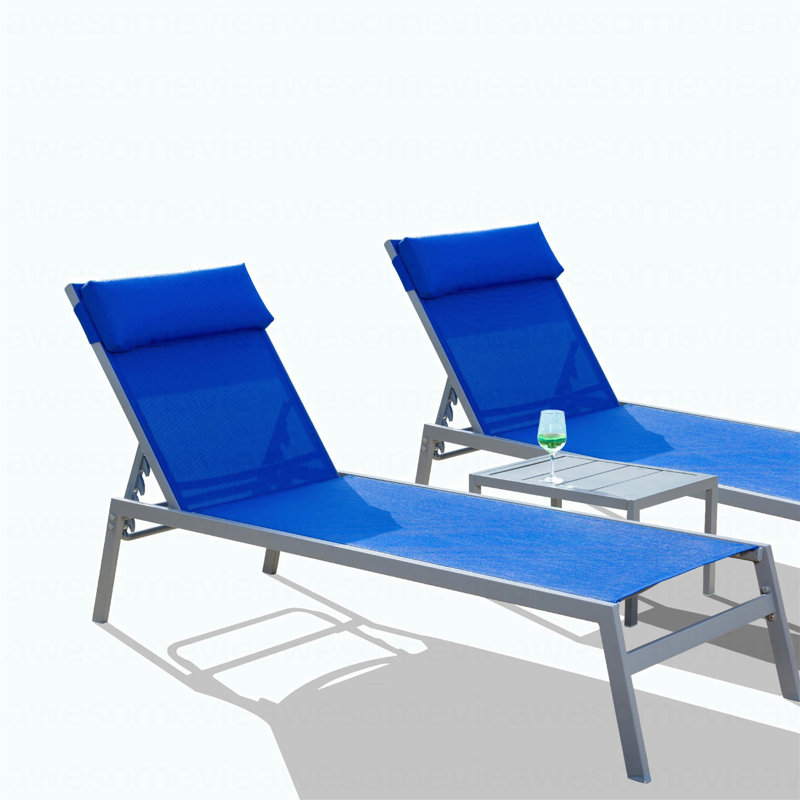 Ensemble de chaises longues de patio, 3 pièces de chaises longues de piscine à dossier réglable en acier recouvert de PVC et en polyester avec appui-tête (Blue.2 chaises longues + 1 table)