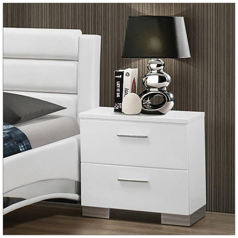 Table de chevet contemporaine à finition blanche ultrabrillante avec deux tiroirs spacieux, parfaite pour les chambres à coucher modernes et les solutions de rangement.