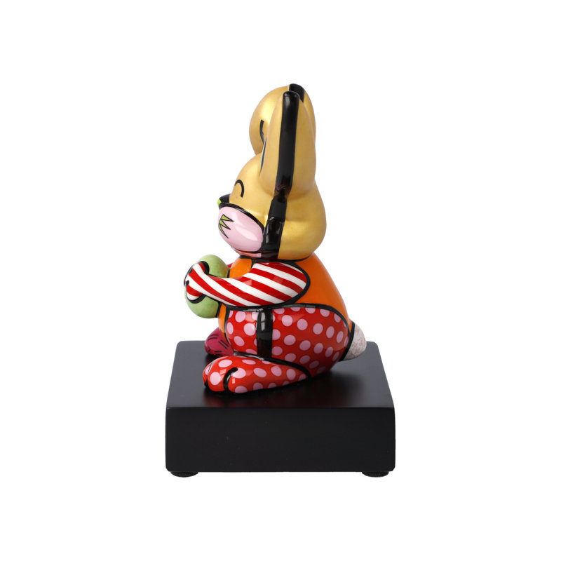 Figurines & Sculptures