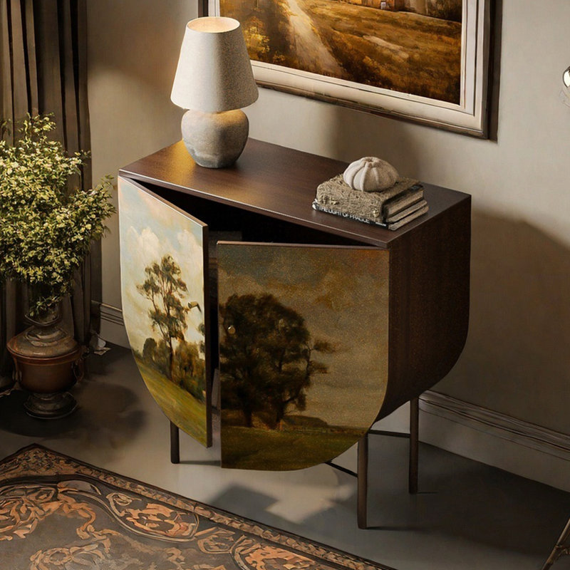 Armoire décorative à motif artistique.