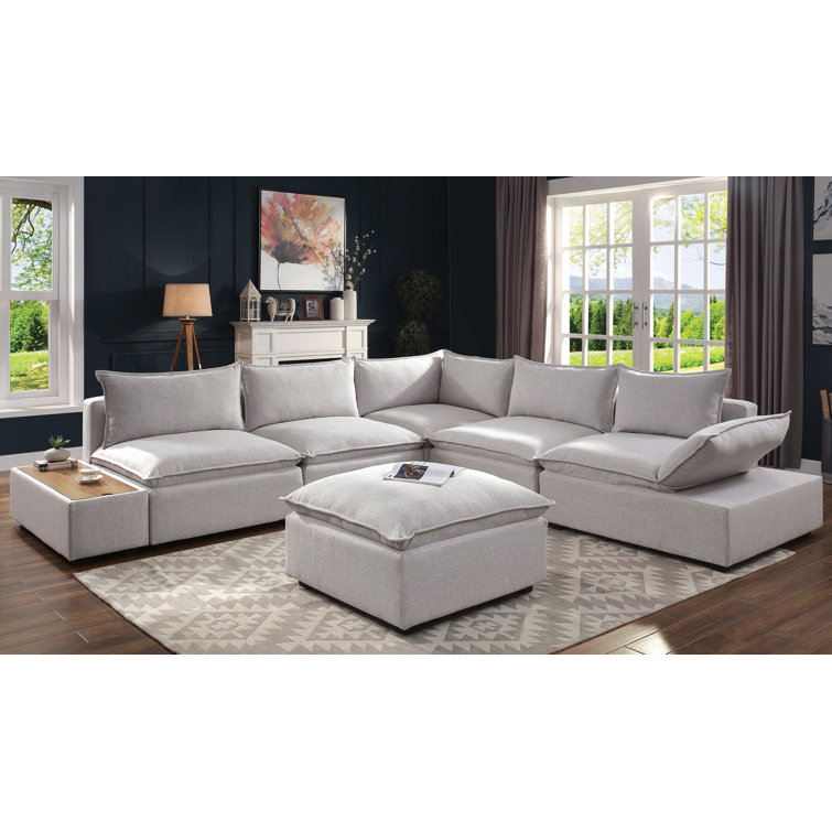Eaglesmere 7 - Piece Upholstered Sectional