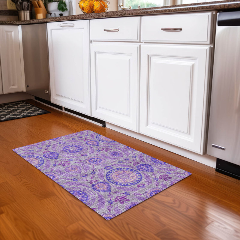Mahaney Floral Indoor / Outdoor Rug, Rectangle 1'8" x 2'6"