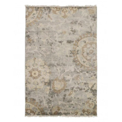 Floral Area Rug in Gray