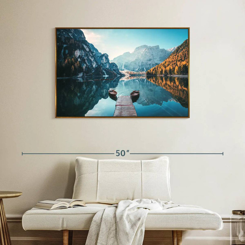 Jetée du lac Braies, Cadre flottant doré, 40 po x 27 po