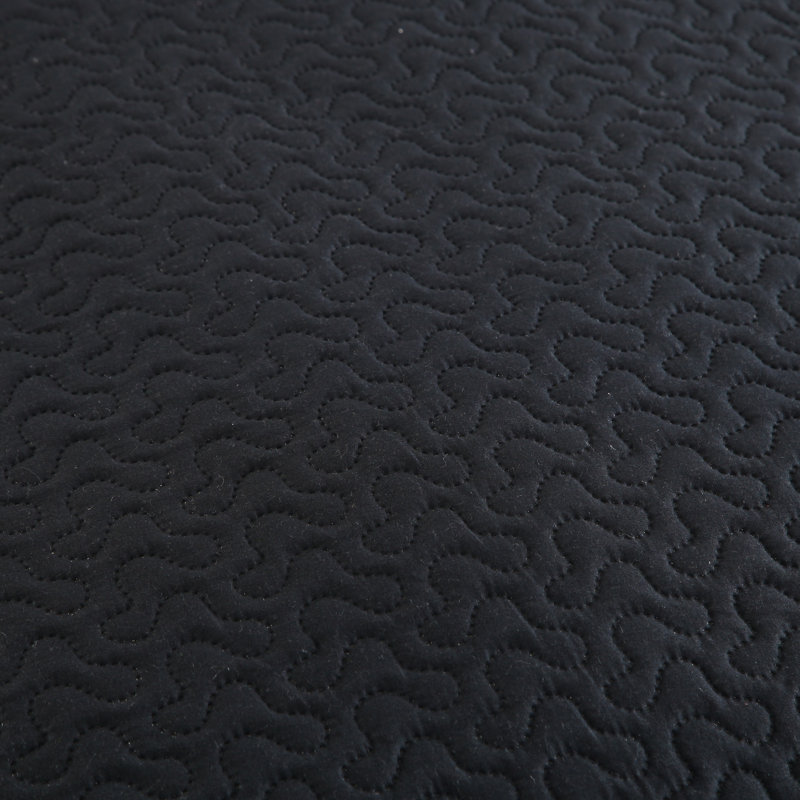 QSM02 Quilt, King Quilt + 2 King Shams, Black
