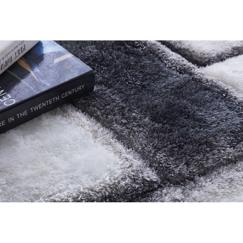 Corey-Leigh Abstract Shag White/Black Area Rug, Round 7'