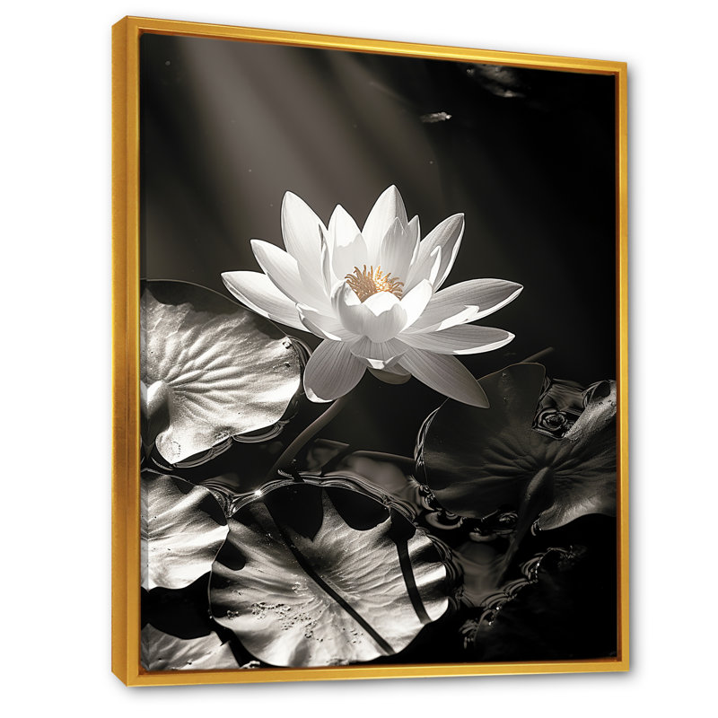 Lotus dans la jungle sur toile, Cadre flottant doré, H 44 po x l 34 po x P 1,5 po