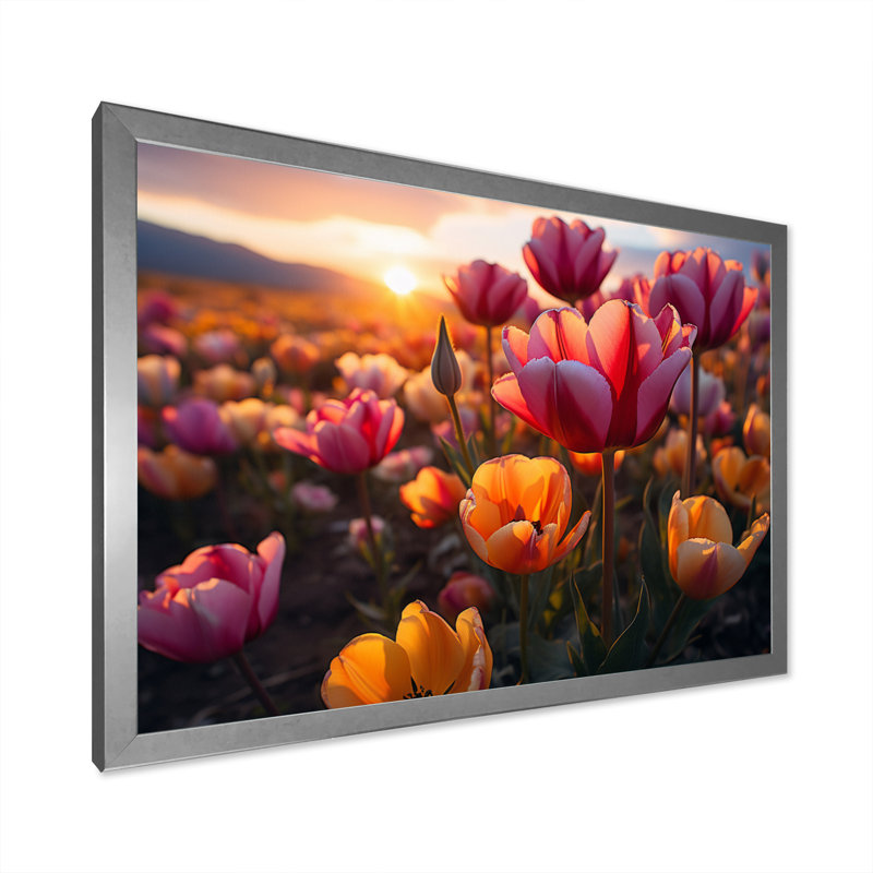 Tulipes «Fields of Color V», reproduction sur toile, H 12 po x l 20 po x P 1 po, Cadre simple argenté