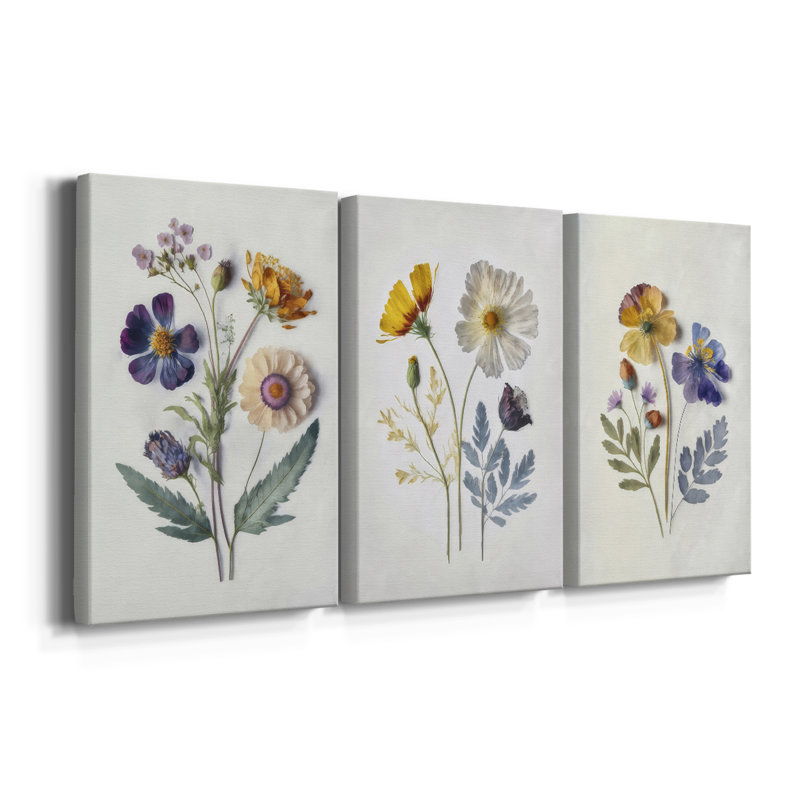 Pressed Flower Memories I - Toile tendue avec châssis sur mesure - 3 pièces, H 12 po x l 24 po
