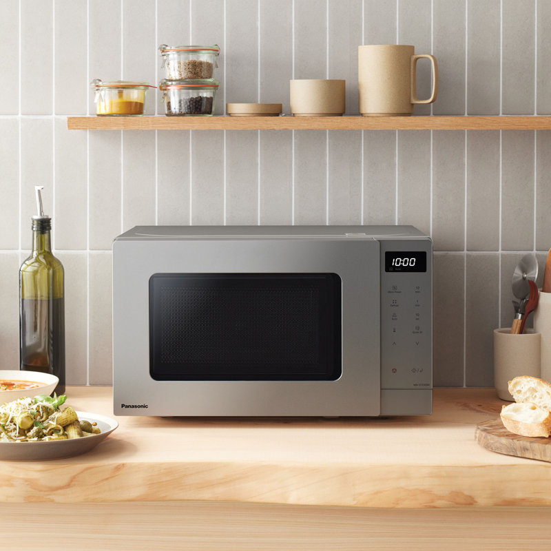 Panasonic 44cm 800W - Watt Microwave, Silver