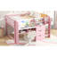 Lit mezzanine bas rose pleine grandeur avec bureau intégré, bibliothèque ouverte, armoires de rangement, caractéristiques et solution d'économie d'espace pour la chambre à coucher en rose, construit sous le rangement, tableau blanc, marqueur sécuritaire-300147310