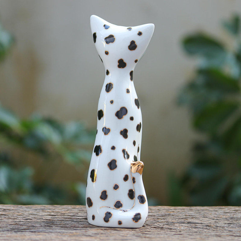 Dorron Figurines & Sculptures