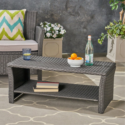 TABLE ST LUCIA
