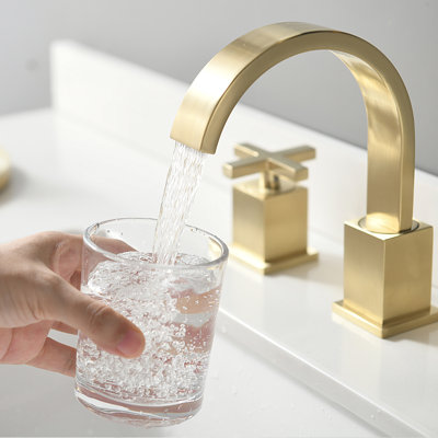Widespread Bathroom Faucet with Drain Assembly