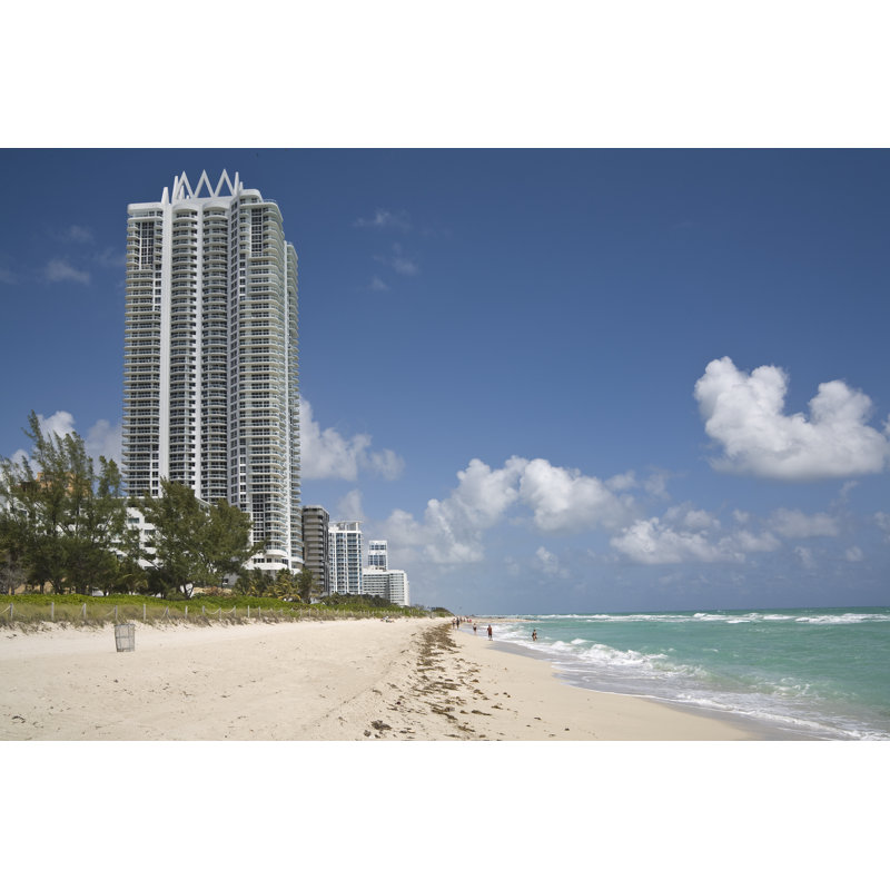 Luxury Condo par Red_Moon_Rise, H 12 po x l 18 po
