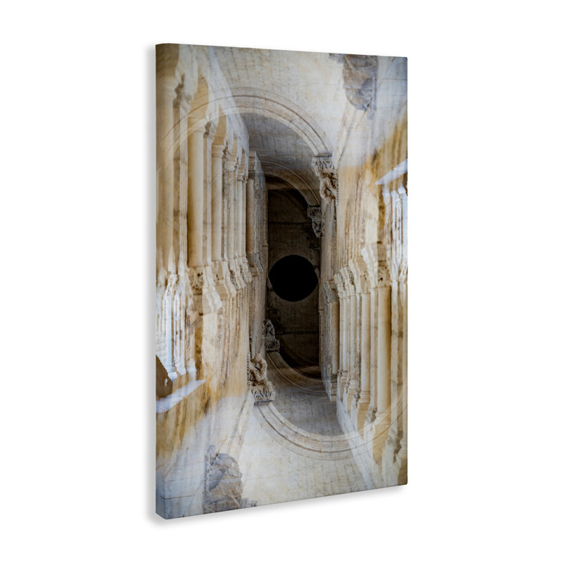 Toile de colonnes de symétrie surréaliste, design par Robin Vandenabeele, H 30 po x l 20 po