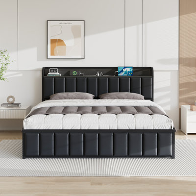 Base de lit double moderne avec tête de lit bibliothèque, lit plateforme tapissier en similicuir noir avec station de charge, sommier à lattes en acier robuste, aucun sommier tapissier requis