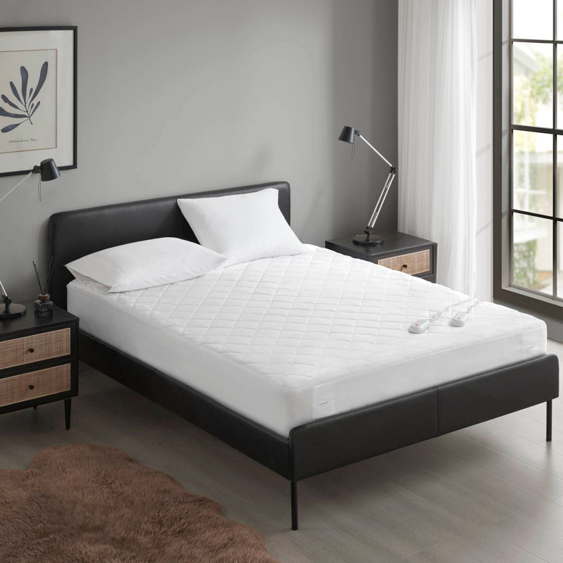 1 couvre-matelas chauffant blanc, Grand lit