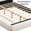 Lit tapissier luxueux avec structure en bois massif, lit plateforme moderne avec pieds et support à 12 lattes-486325332