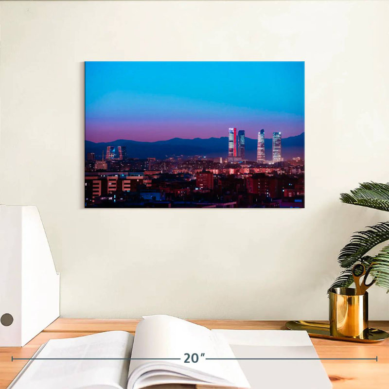 Horizon Cuatro Torres de Madrid, H 8 po x l 12 po