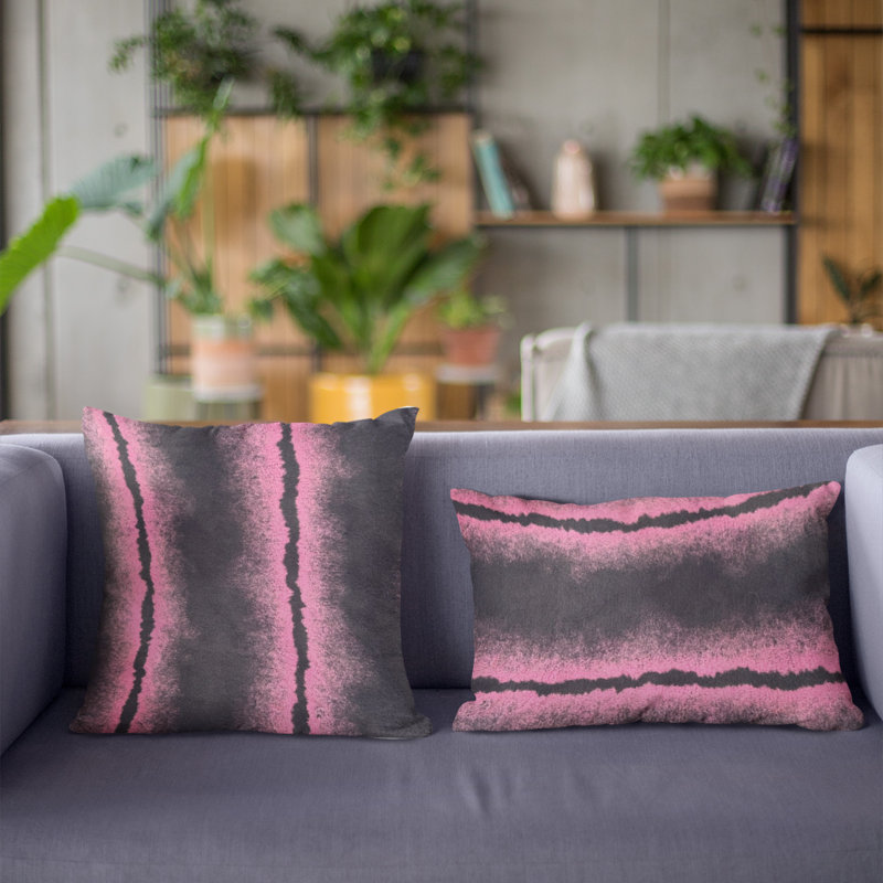 Housse de coussin carré en polyester / mélange de polyester Fluffy Fields, Fuchsia / noir, Rectangulaire, 20 po x 36 po