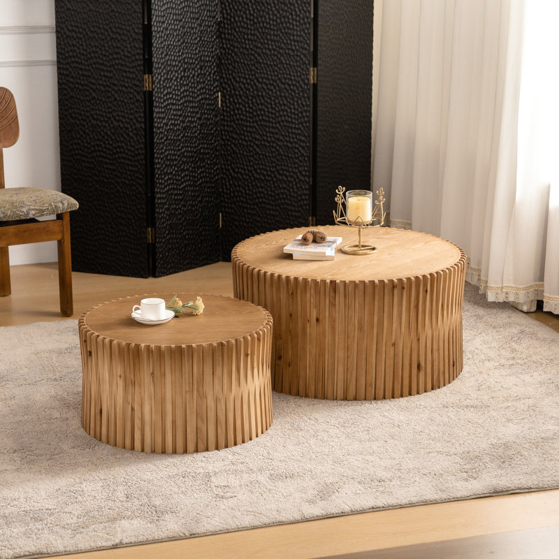 Ensemble de tables basses gigognes de style rétro avec motif texturé vertical en relief pour le salon, Naturel