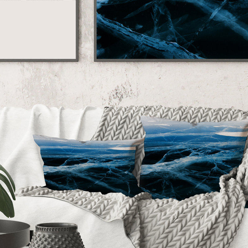 Structure bleue et blanche Ice II - coussin moderne imprimé, 16" x 16"