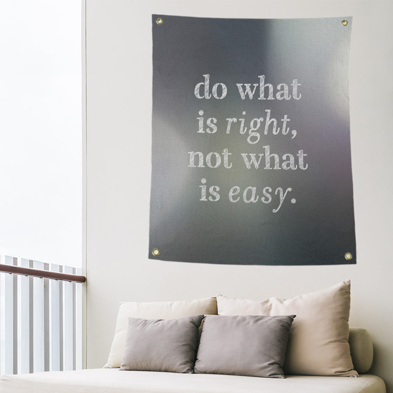 Tapisserie en polyester do what is what is right quote, H 59 pi x l 50 po, Noir / Blanc