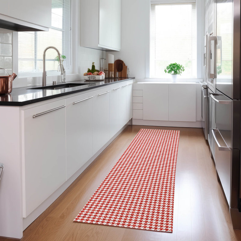 Loreen Washable Houndstooth Indoor / Outdoor Rug, Runner 2'3" x 7'6"