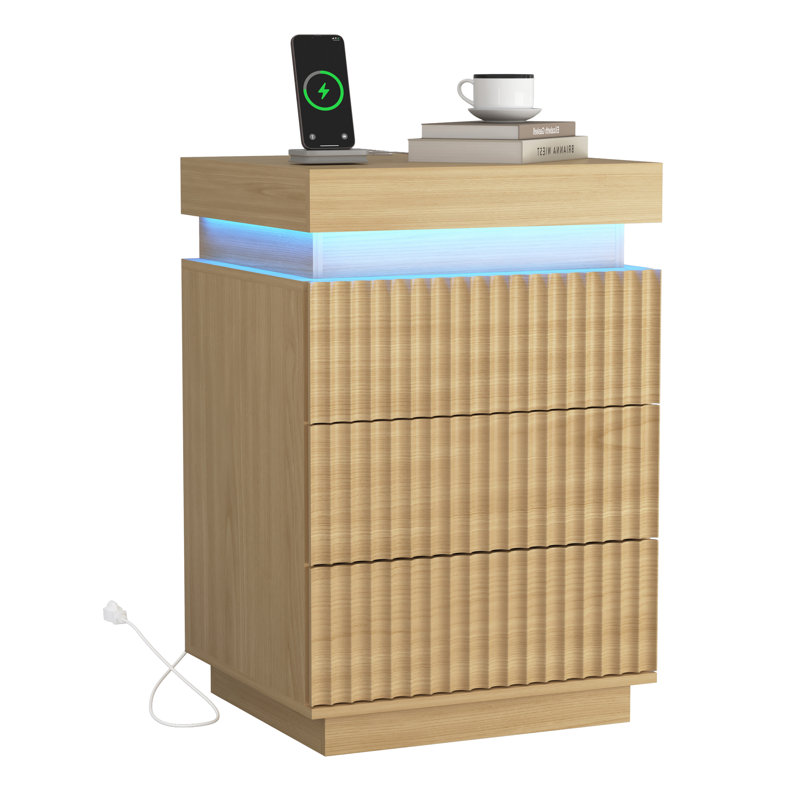 Ensemble de 2 tables de chevet naturelles avec station de recharge et éclairage DEL, tables de chevet à panneaux ondulés cannelés avec plateau coulissant et rangement