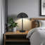 Lampe de table standard en métal avec abat-jour argenté et noir H 19,33 po x l 11,84 po x P 11,84 po.