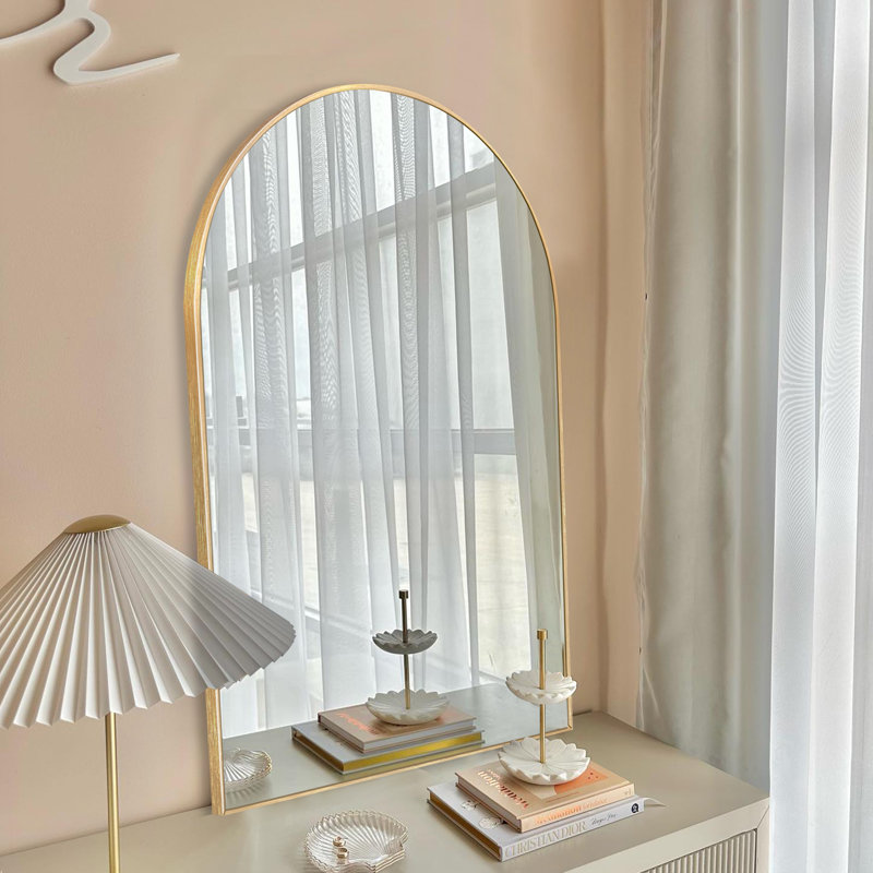 Miroir mural surdimensionné en métal 36 po x 24 po pour salle de bain / coiffeuse Vallerie, Or brossé, 1