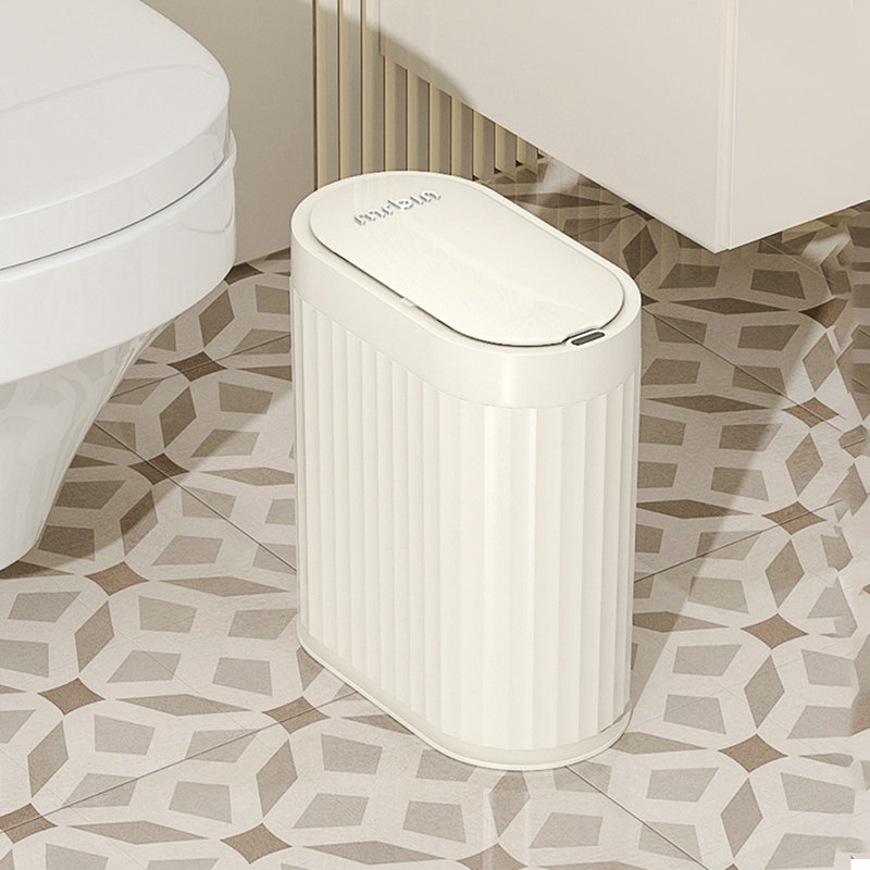 Petite poubelle pour salle de bain, poubelle automatique sans couvercle avec couvercle, corbeille mince en plastique de 2 gallons pour le bureau et la cuisine, poubelle de chambre à coucher à capteur de mouvement électrique, blanc crème