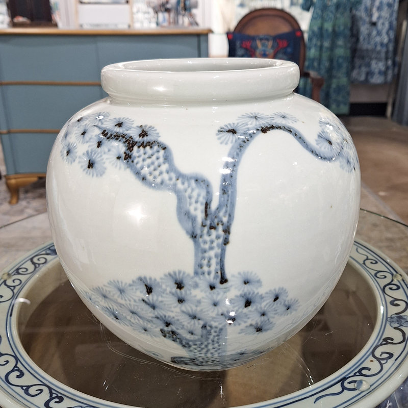 Porcelain Vase Old World