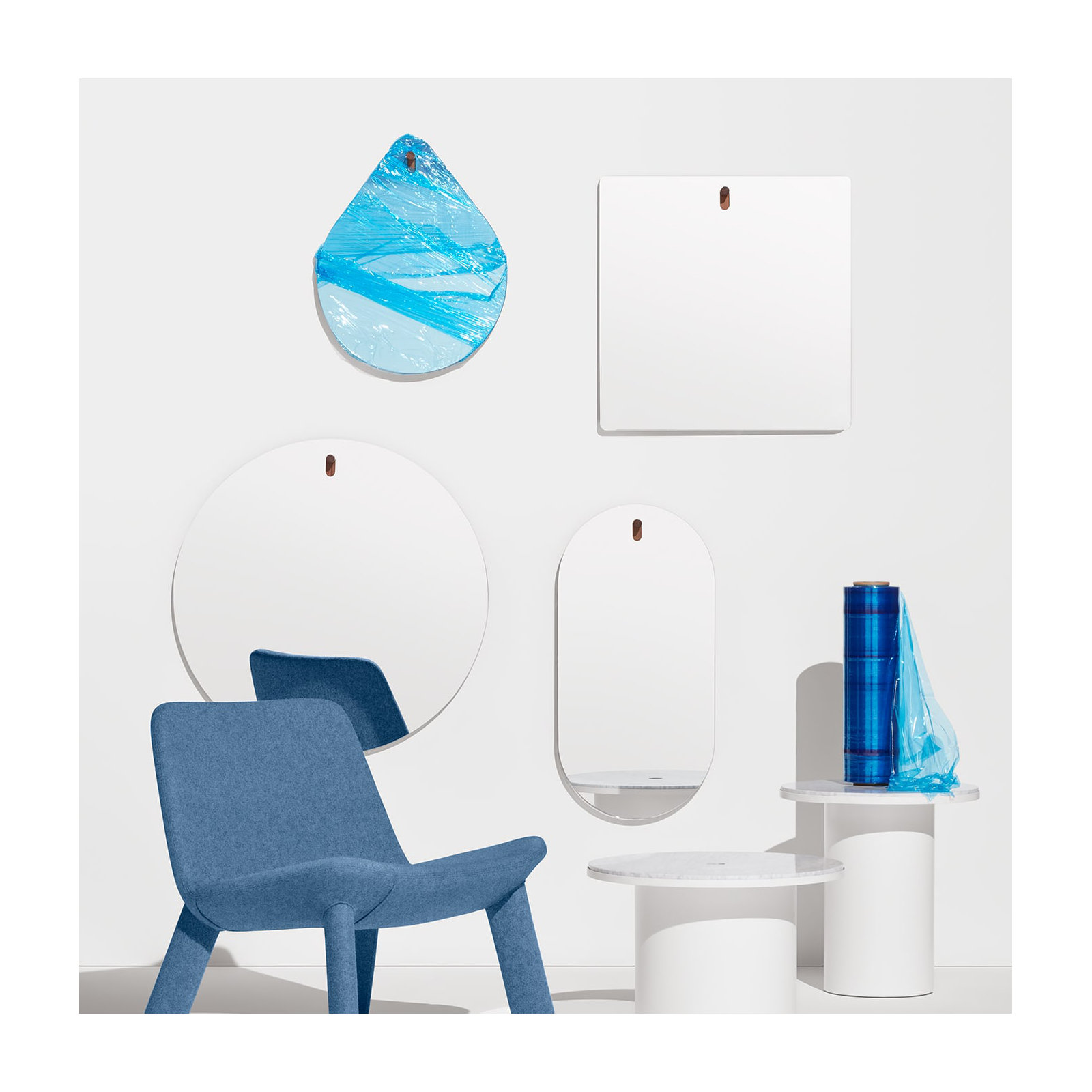 Hang 1 Swoval Wall Mirror, 38" x 23"