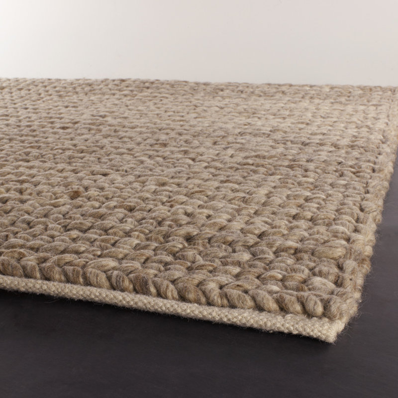 Valencia Wool Area Rug in Beige, 7'9" x 10'6"