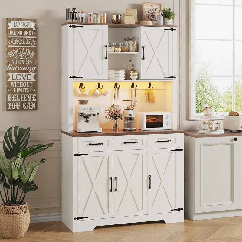 Grand garde-manger 70,9 po avec lumière DEL et station de charge, huche de cuisine de ferme avec grand comptoir et 10 crochets