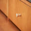 Armoire de rangement en bois et rotin