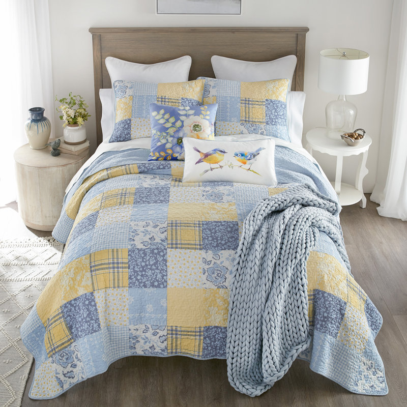 Donna Sharp Spring Flowers 2pc Cotton Quilted Twin Bedding Set Set