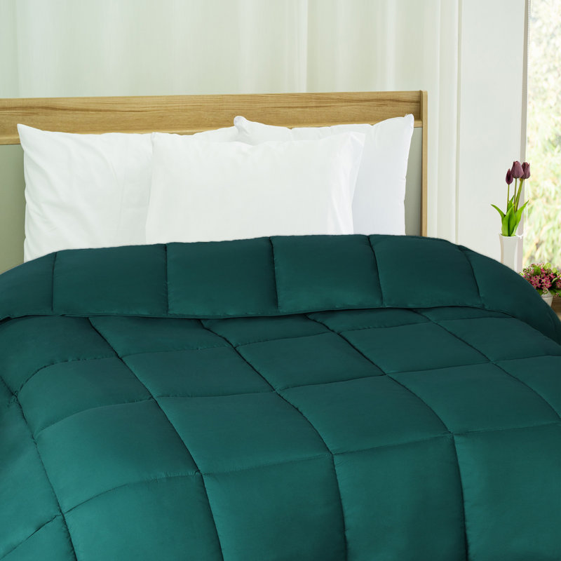 Hunter Green Twin Microfiber Reversible Comforter with Down Alternative Fill
