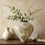 Vase de table beige en céramique Wabi-Sabi