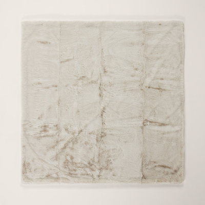 Bianca Madura Throw