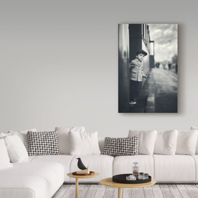 «Child on a Train» par Mumtaz, reproduction de photo sur toile tendue