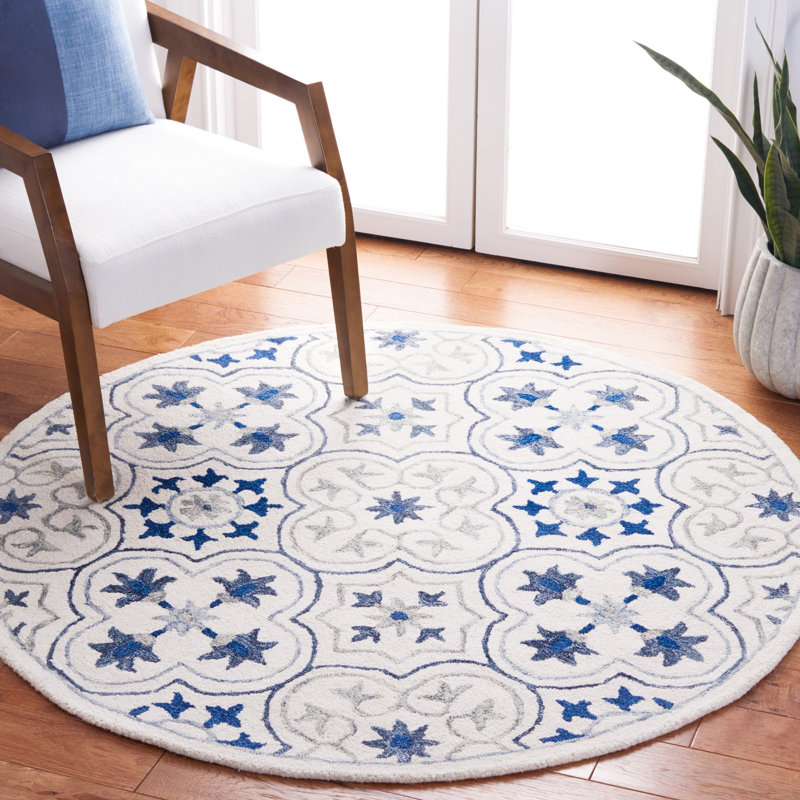 Cendy Micro-Loop Hand Tufted Wool/Cotton Floral Rug in Blue/Ivory, Round 5'