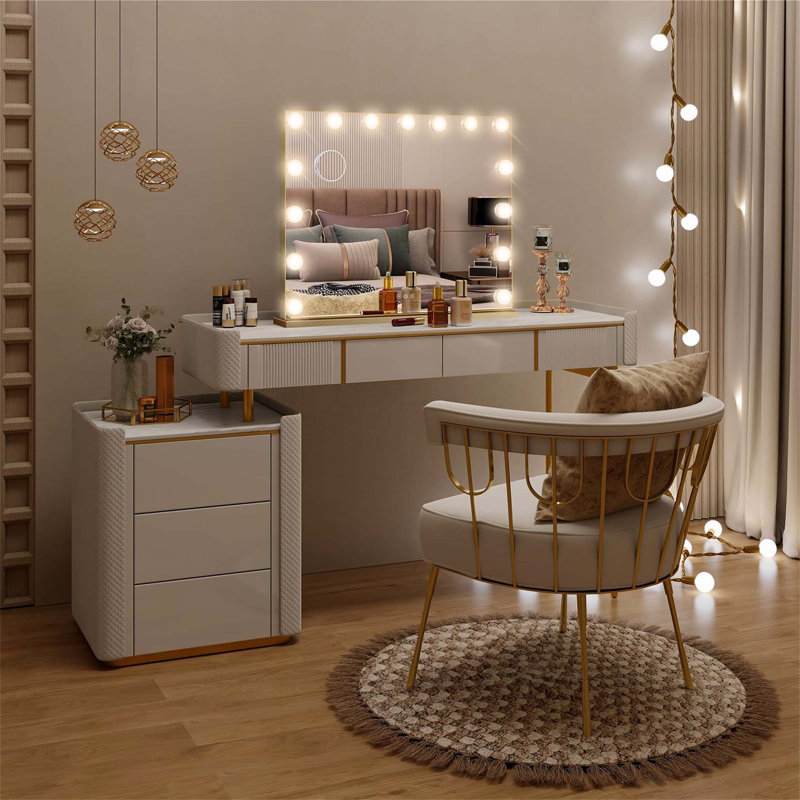 Demetrias Metal Rectangle Mirror, Gold