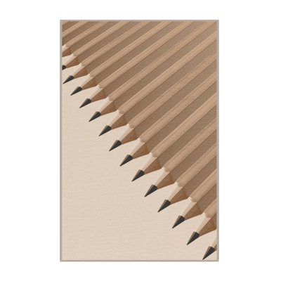 Tapis beige doux et moelleux aux crayons de couleur modernes - reliure beige