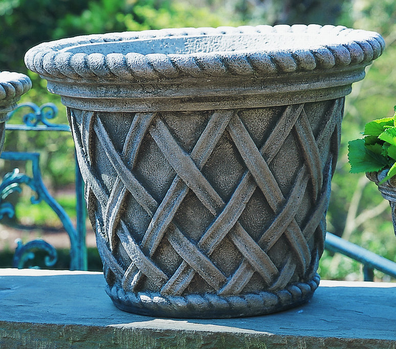 Pot à fleurs English Weave, Pierre alpine, H 10 po x l 14 po x P 14 po